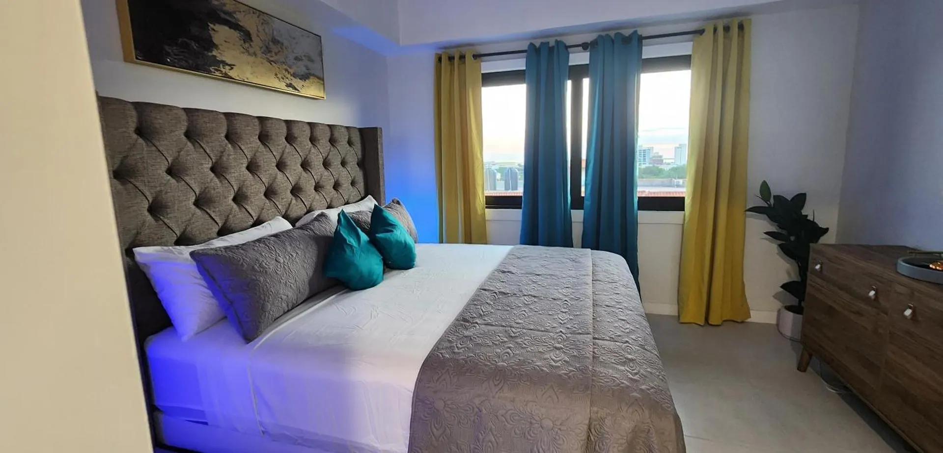 Apartment Paradise Haven At Via Kingston